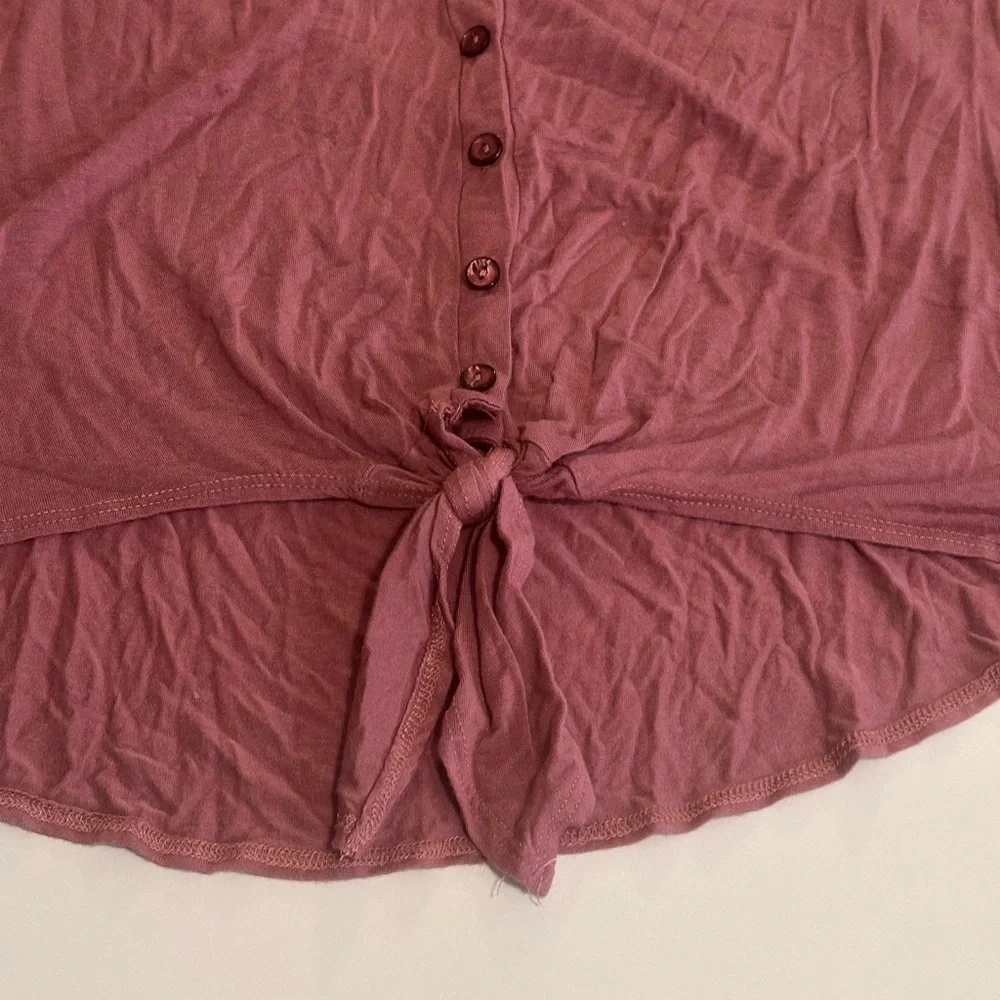 Green Envelope Mauve Button Tie Blouse - Picture 2 of 9